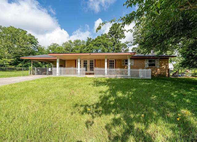 Property at 8217 County Road 219, Tyler, TX 75707, 3 beds, 2 baths