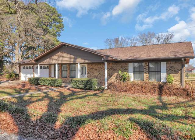 Property at 589 Cr 3211, Jacksonville, TX 75766, 3 beds, 2 baths
