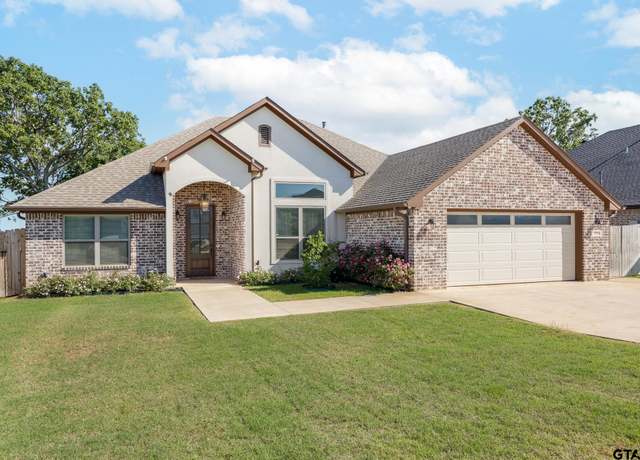 Property at 230 Amanda Ave, Bullard, TX 75757, 3 beds, 2.5 baths
