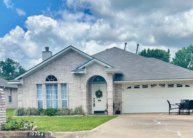 Property at 10764 Southern Trace Cir, Flint, TX 75762, 3 beds, 2 baths