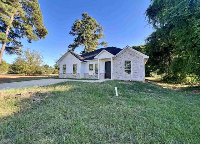 Property at 322 W Vance St, Tyler, TX 75702, 3 beds, 2 baths