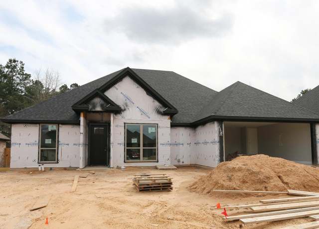 Property at 11941 Gillian Ct, Tyler, TX 75703, 3 beds, 2 baths