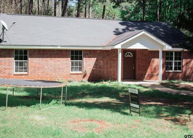 Property at 185 Caroline St, Rusk, TX 75785, 3 beds, 2 baths