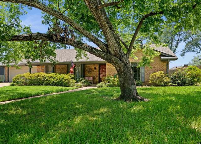 Property at 608 Meadow Crk, Tyler, TX 75703, 3 beds, 2 baths