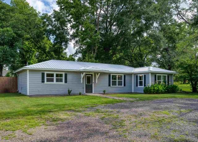 Property at 501 S Railroad St, Troup, TX 75789, 3 beds, 1 bath