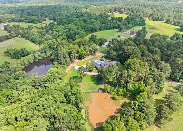 Property at 19678 C R 4125, Lindale, TX 75771, 4 beds, 3.5 baths