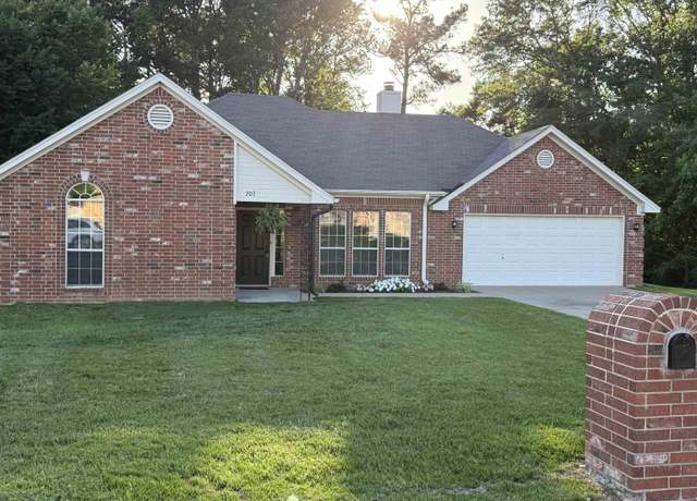 Property at 203 Macarthur St, Tyler, TX 75704, 3 beds, 2 baths