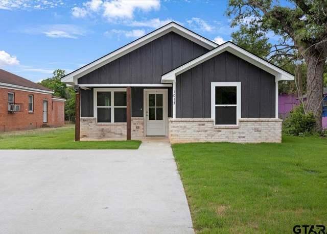 Property at 1013 Britton Ave, Tyler, TX 75701, 3 beds, 2 baths