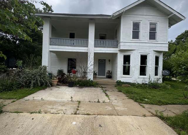 Property at 601 Brown St, Jacksonville, TX 75766, 7 beds, 3 baths