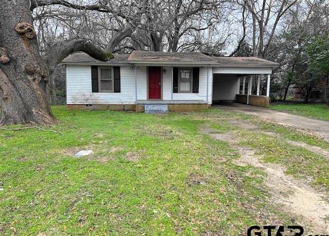 Property at 305 Bowers St, Lindale, TX 75771, 3 beds, 1 bath