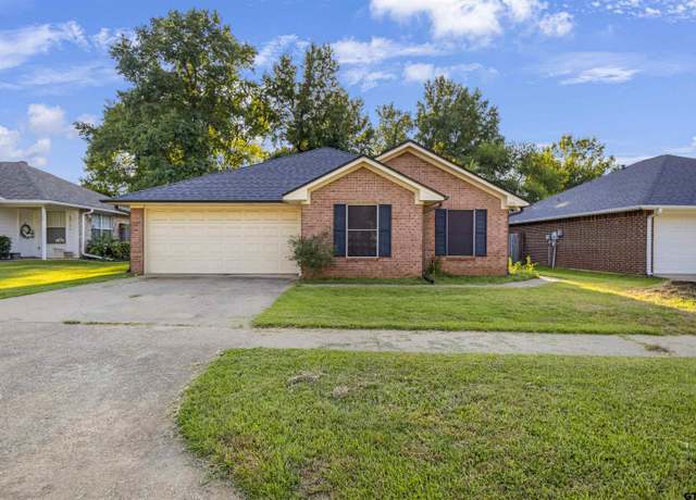 Property at 304 Willowbrook Ln, Whitehouse, TX 75791, 3 beds, 2 baths