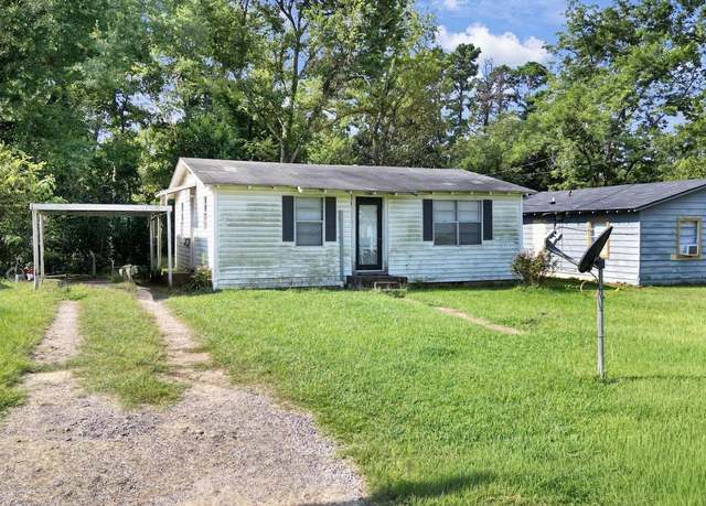 Property at 7094 Eleanor St, Tyler, TX 75708, 6 beds, 3 baths