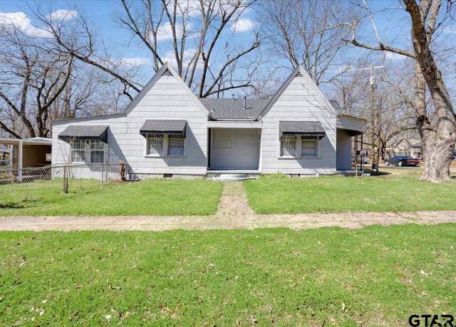 Property at 2246 Simpson St, Paris, TX 75460, 3 beds, 1 bath