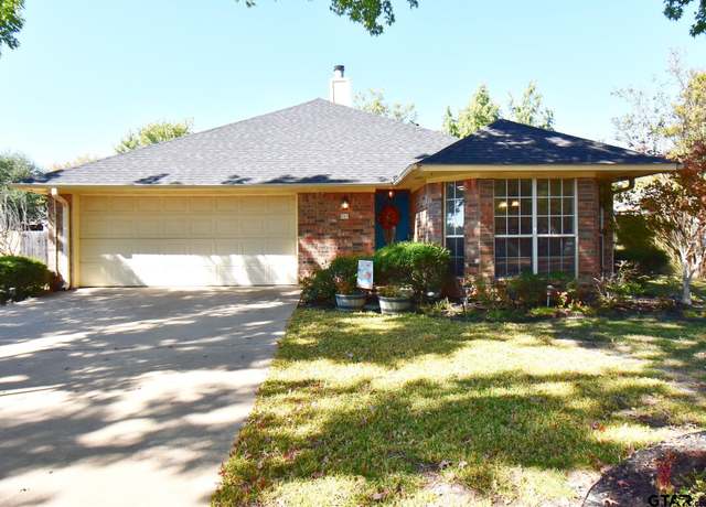 Property at 209 Hickory Rd, Bullard, TX 75757, 3 beds, 2 baths