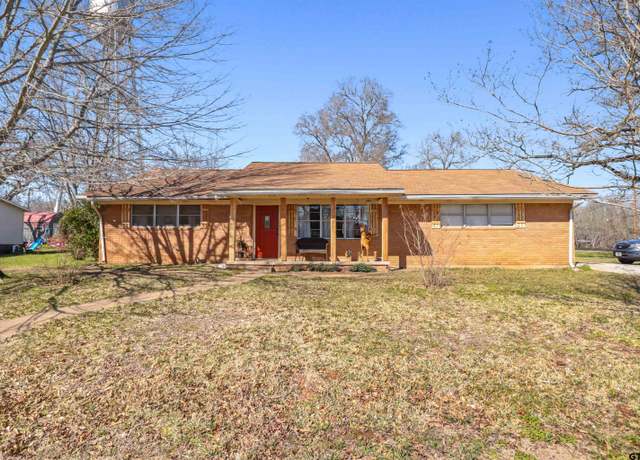 Property at 614 Maple Ave, Cushing, TX 75760, 4 beds, 2 baths
