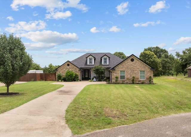 Property at 16020 Stonebriar Ct, Lindale, TX 75771, 4 beds, 2 baths