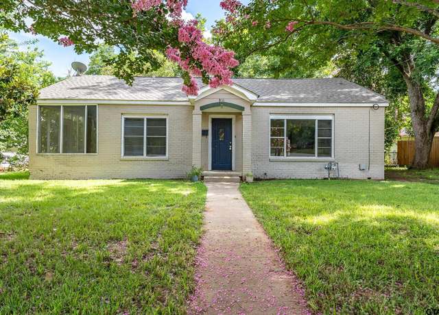 Property at 811 Kickapoo St, Jacksonville, TX 75766, 3 beds, 2 baths