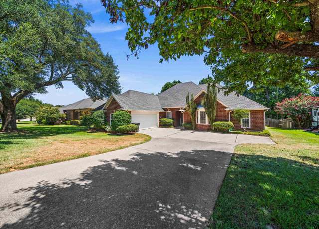 Property at 8412 Crooked Trl, Tyler, TX 75703, 4 beds, 3 baths