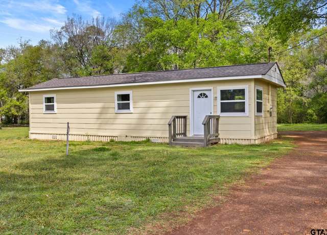 Property at 310 Reynolds St, Pittsburg, TX 75686, 3 beds, 1 bath