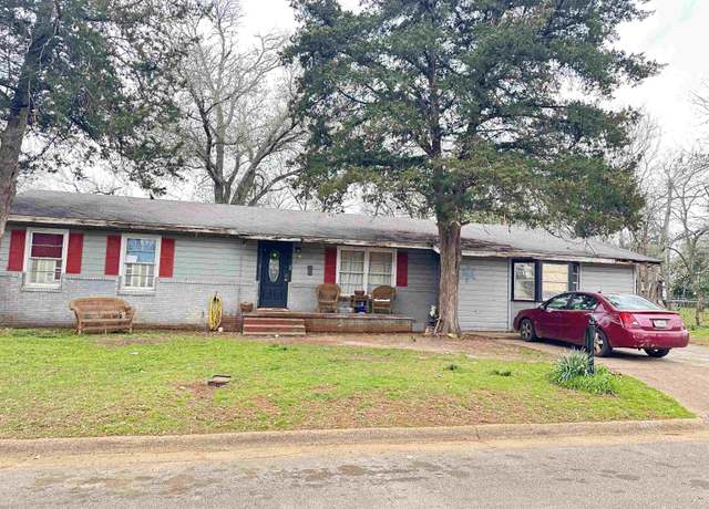 Property at 1003 Tyler St, Jacksonville, TX 75766, 3 beds, 2 baths