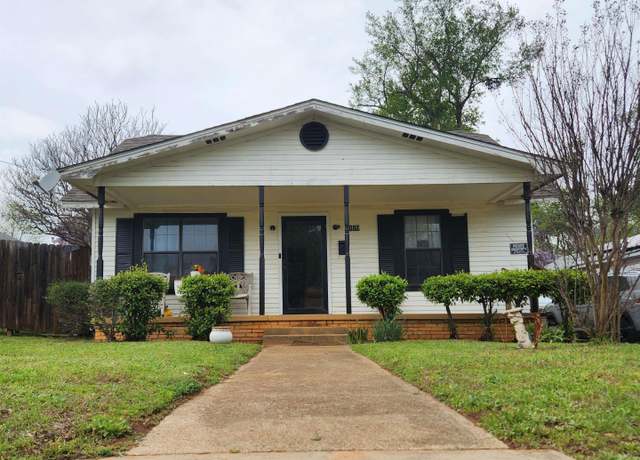 Property at 1119 W 1st St, Tyler, TX 75701, 3 beds, 1 bath