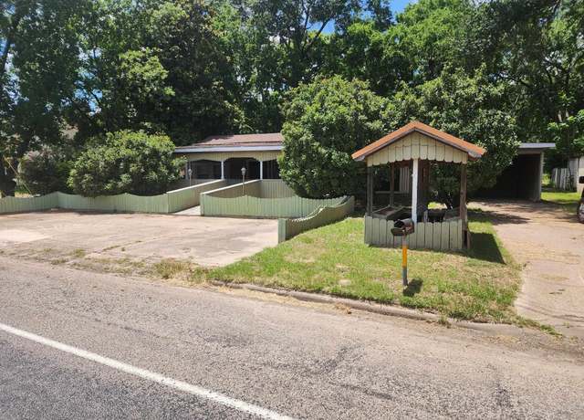 Property at 206 Winnsboro St, Quitman, TX 75783, 3 beds, 2 baths