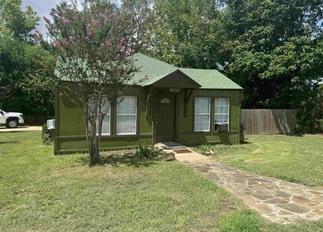 Property at 111 Braziel St, Lindale, TX 75771, 2 beds, 2 baths