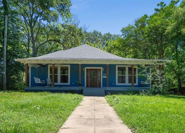 Property at 230 N Henderson St, Rusk, TX 75785, 2 beds, 2 baths