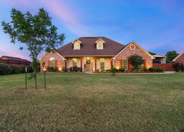 Property at 16050 Stonebriar Ct, Lindale, TX 75771, 4 beds, 3 baths