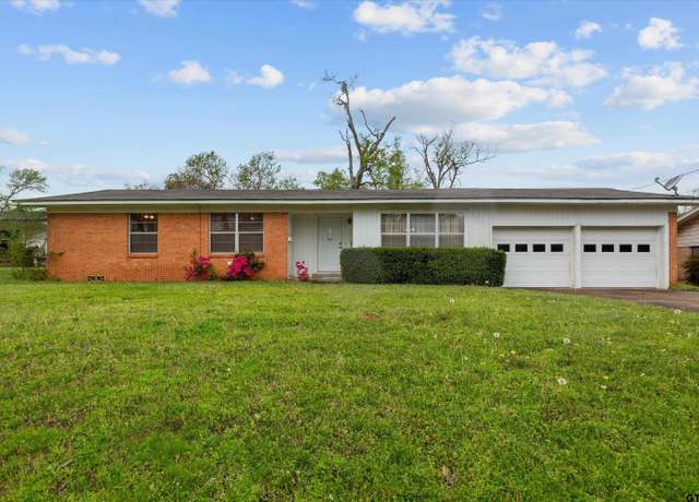Property at 2103 Crestwood Dr, Tyler, TX 75701, 3 beds, 2 baths