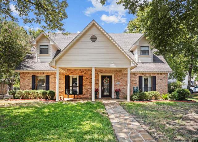 Property at 215 Enchanted Estates Dr, Crockett, TX 75835, 3 beds, 2.5 baths