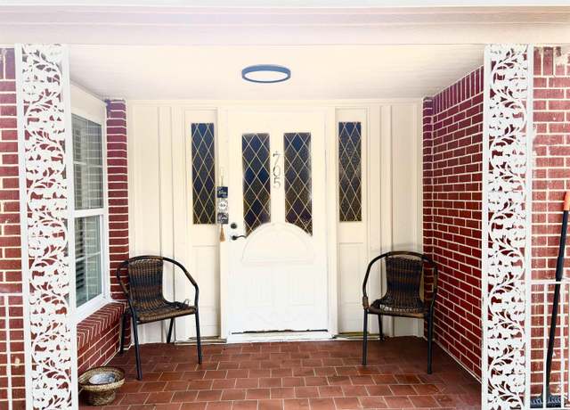 Property at 705 N Edwards Ave, Mt Pleasant, TX 75455, 6 beds, 3 baths