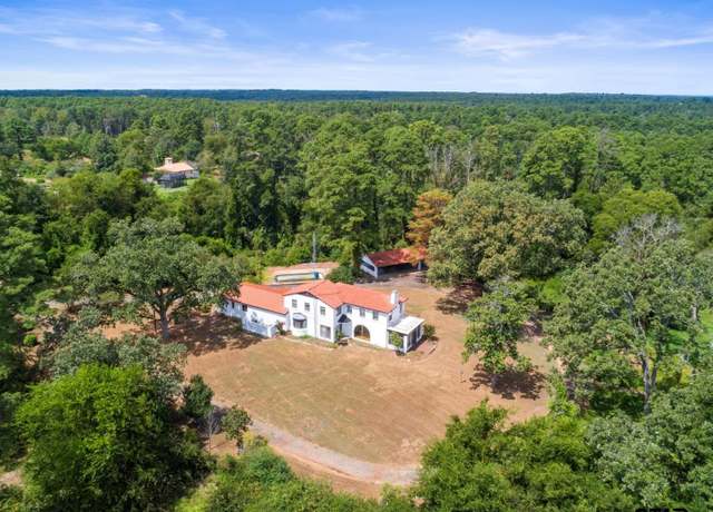 Property at 255 County Road 2660, Mineola, TX 75773, 4 beds, 4.5 baths