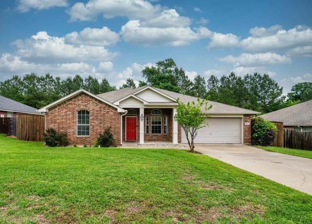Property at 8150 Greer Dr, Tyler, TX 75703, 3 beds, 2 baths