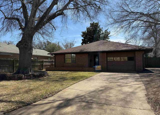 Property at 817 Howard St, Jacksonville, TX 75766, 2 beds, 2 baths