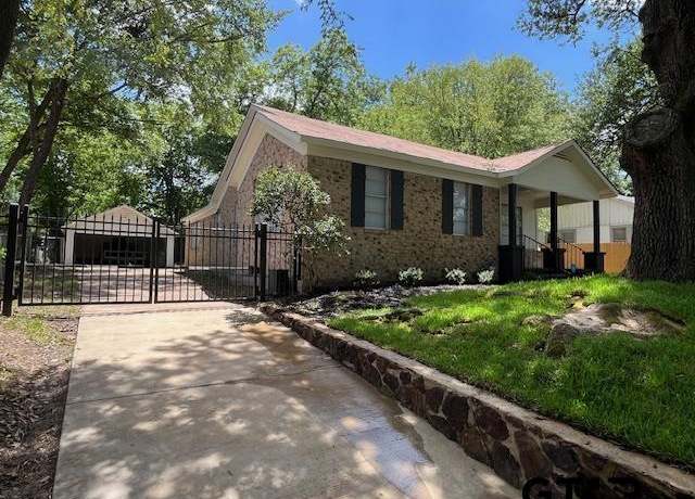Property at 1411 N Englewood Ave, Tyler, TX 75702, 3 beds, 1 bath