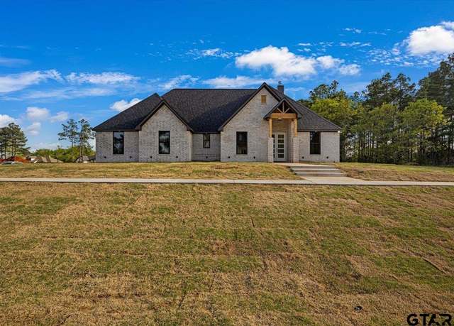 Property at 12303 Oak Grove Dr, Tyler, TX 75706, 4 beds, 2.5 baths