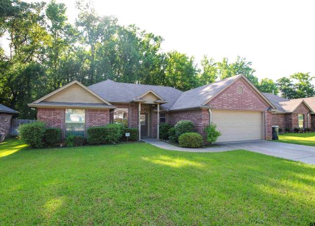 Property at 3145 Vineyard Ave, Tyler, TX 75701, 3 beds, 2 baths