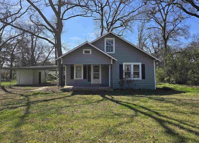 Property at 128 Hickory St, Pittsburg, TX 75686, 4 beds, 2.5 baths