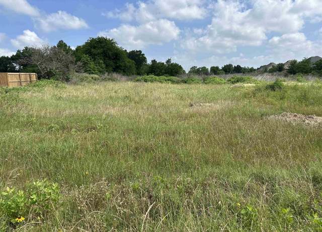 Property at 3139 Club Dr, Tyler, TX 75703