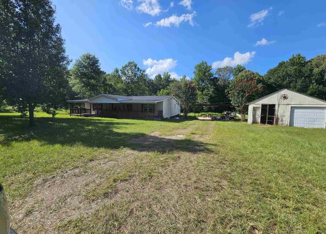 Property at 1205 W County Line Rd, Troup, TX 75789, 3 beds, 2 baths