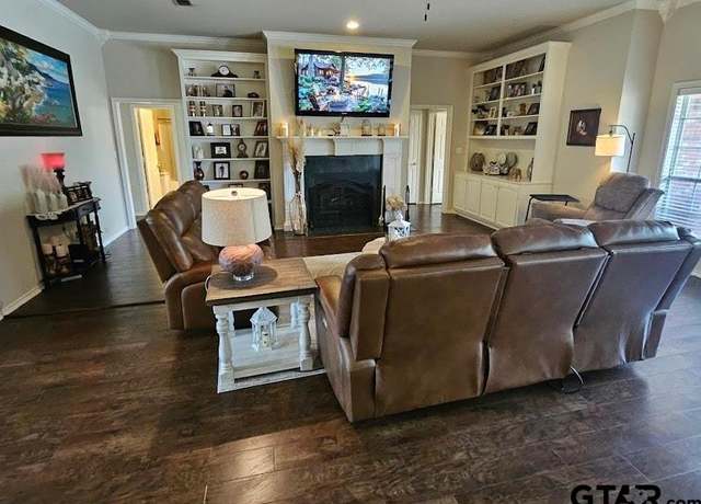 Property at 306 Cameron St, Whitehouse, TX 75791, 4 beds, 2 baths
