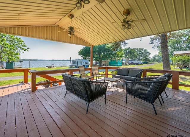 Property at 22090 Sportsman's Dr, Chandler, TX 75758, 3 beds, 2 baths
