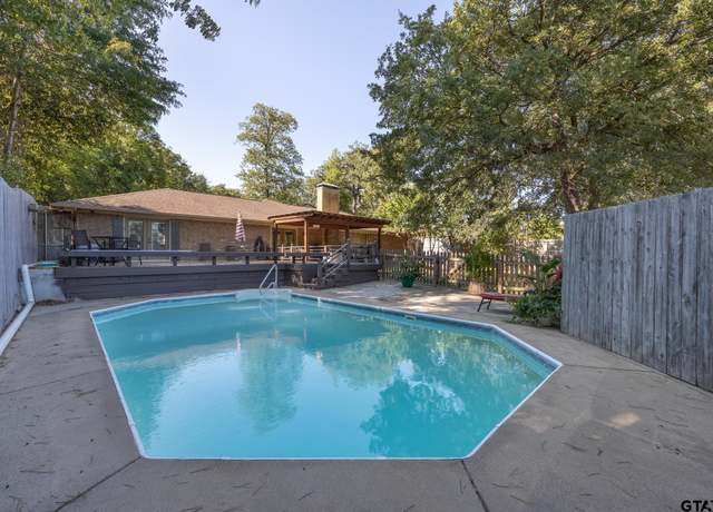 Property at 5298 Leaning Oaks Dr, Flint, TX 75762, 3 beds, 2 baths