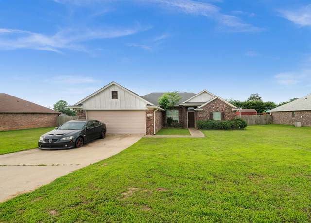 Property at 927 Redbud Cir, Bullard, TX 75757, 3 beds, 2 baths