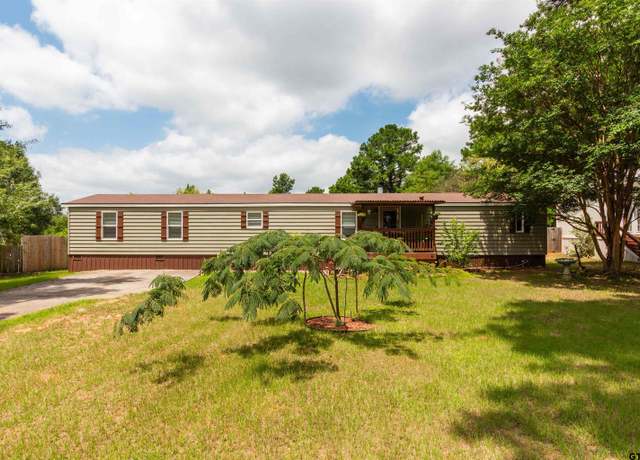 Property at 10757 Bourn Dr, Tyler, TX 75708, 3 beds, 2 baths