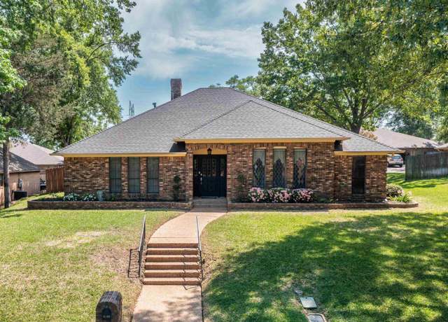 Property at 6109 Stoneleigh Dr, Tyler, TX 75703, 3 beds, 2.5 baths