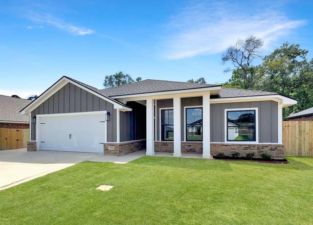 Property at 16222 Crossing Cir, Lindale, TX 75771, 4 beds, 2 baths