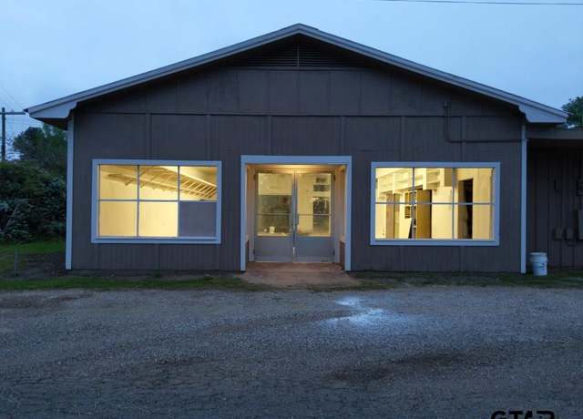 Property at 1948 Tenaha Hwy 96 N, Center, TX 75935, 3 beds, 2 baths