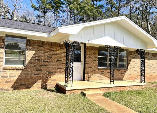 Property at 814 First St, Hughes Springs, TX 75656, 2 beds, 1 bath